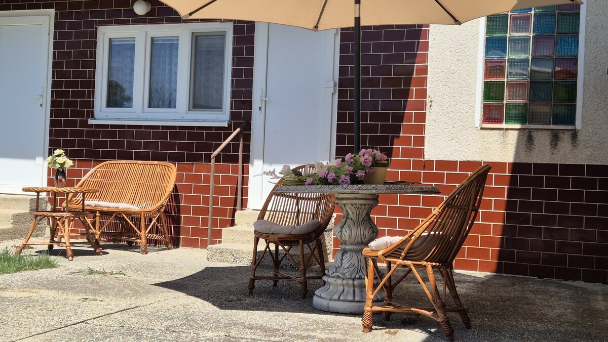 REZERVOVANÝ! Rodinný  dom  s novou strechou, predaj, Košúty — foto 2