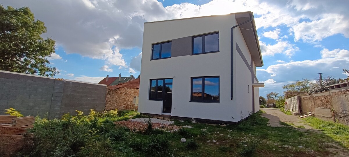 Na predaj 2 izbový byt v súkromí, Galanta, Hody