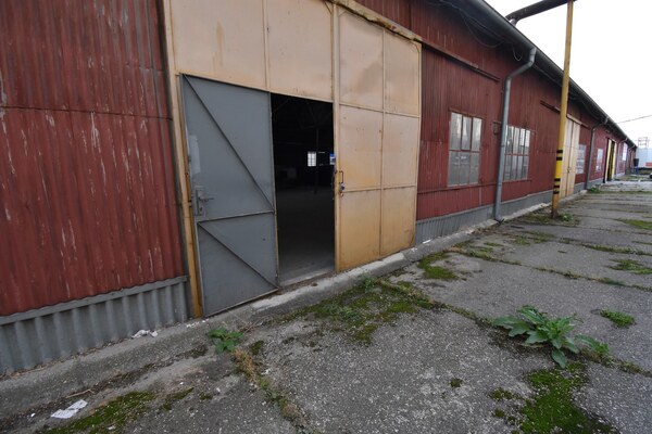 Prenájom plechový sklad, priemyselná zóna, 3000m2, Galanta