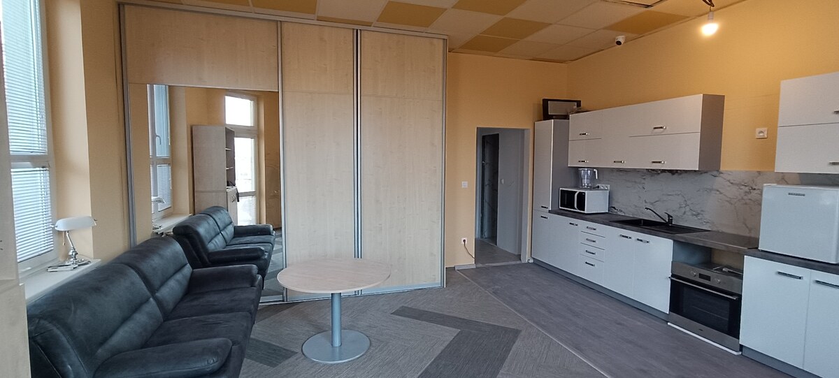 Na prenájom veľký 2 izbový byt, Galanta centrum