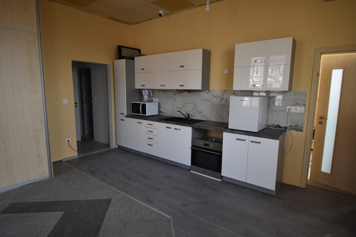 Na prenájom veľký 2 izbový byt, Galanta centrum — foto 3
