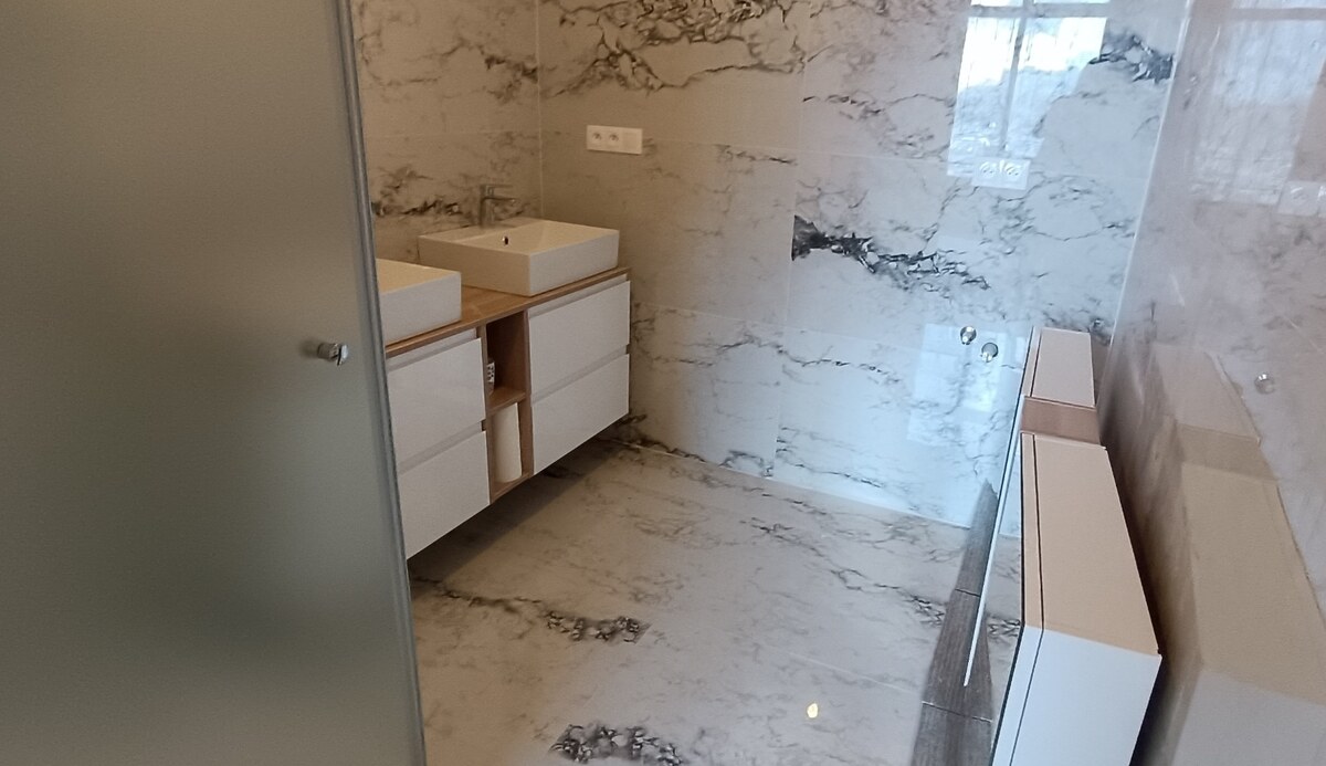 Na prenájom veľký 2 izbový byt, Galanta centrum — foto 7