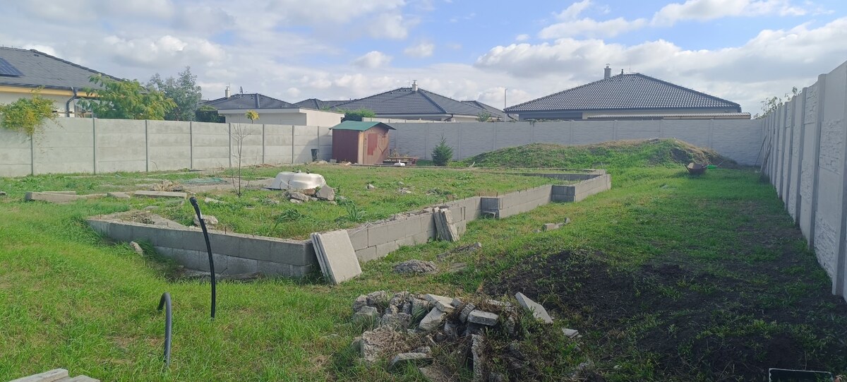 Stavebný pozemok, základy, stavebné povolenie, na predaj Galanta — foto 3