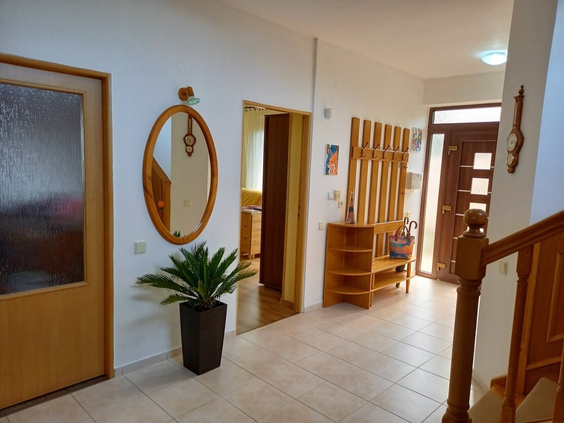 Dom snov, bazén, vinná pivnica, garáže, Mostová — foto 2