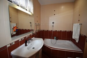 Dom snov, bazén, vinná pivnica, garáže, Mostová — foto 10