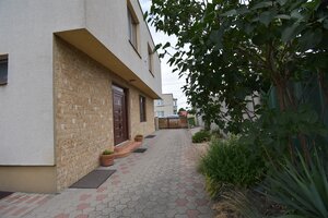 Dom snov, bazén, vinná pivnica, garáže, Mostová — foto 11