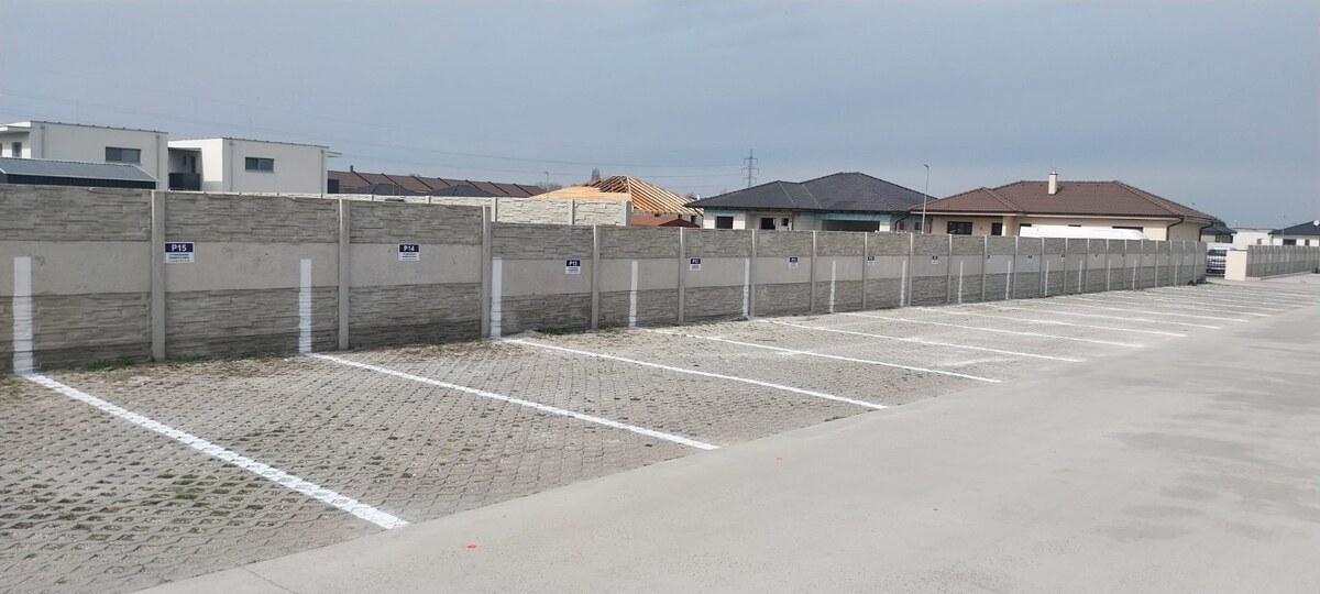 MIMORIADNA AKCIA ! Parkovacie státie na prenájom, Galanta