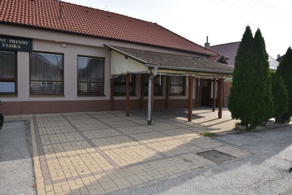 Budova  s pozemkom na predaj, 18 árov, Čierny Brod