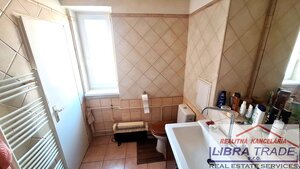 EXKLUZÍVNY PREDAJ - Kompletne prerobený 2 izbový byt v Komárne  — foto 7