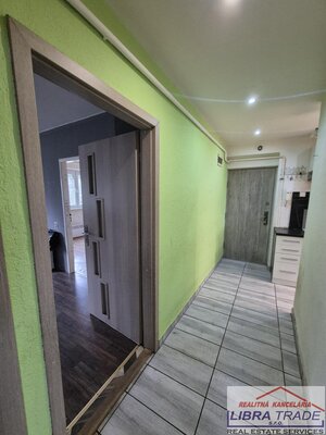 PREDAJ - 2 izbový tehlový byt prerobený na 3 izbový byt s vlastným kúrením v Komárne  — foto 4