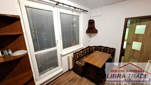 EXKLUZÍVNY PREDAJ - Čiastočne prerobený 3 izbový byt s loggiou na Českej ul. v Komárne VII. sídlisko DOHODA MOŽNÁ!  — foto 4