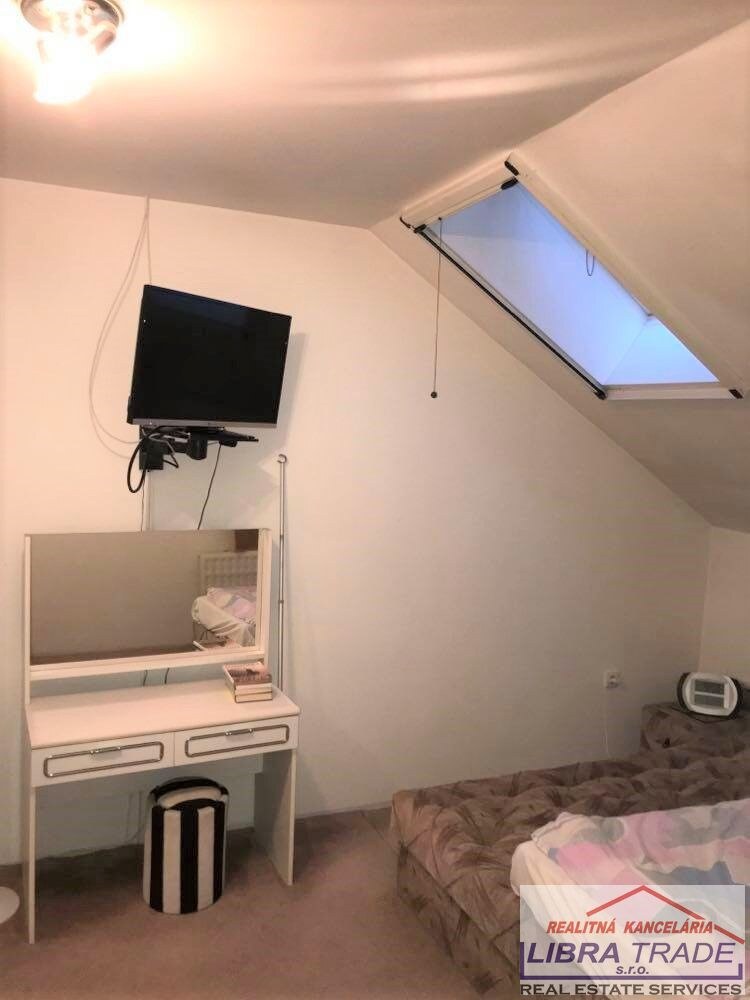 Predaj - polyfunkčný objekt s 2 bytovými jednotkami a podnikateľskými priestormi v centre Komárna — foto 17