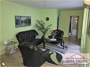 Predaj - polyfunkčný objekt s 2 bytovými jednotkami a podnikateľskými priestormi v centre Komárna — foto 6