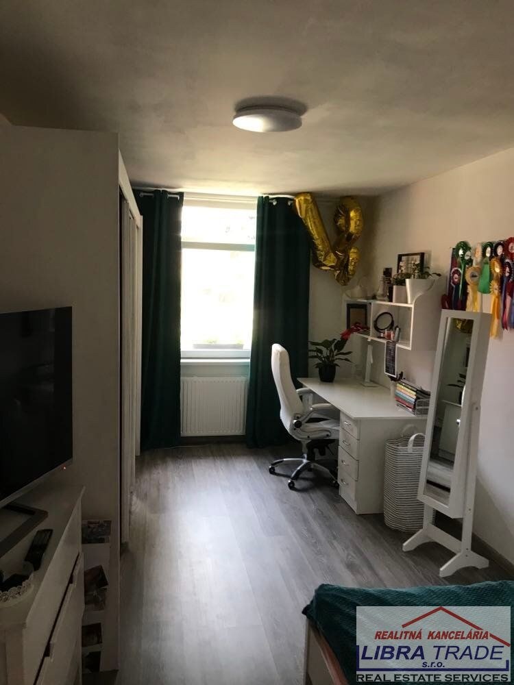 Predaj - 8 izbový rodinný dom pre viacčlennú rodinu vhodný aj pre podnikanie v Komárne — foto 14
