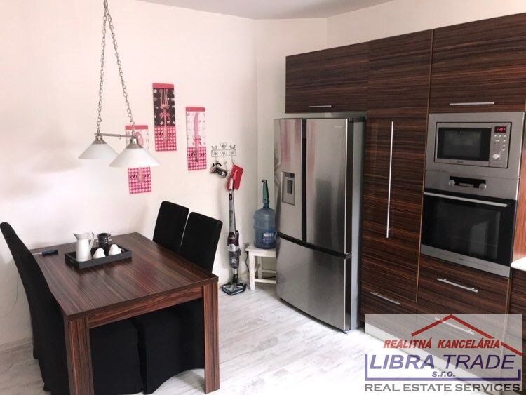 Predaj - 8 izbový rodinný dom pre viacčlennú rodinu vhodný aj pre podnikanie v Komárne — foto 10