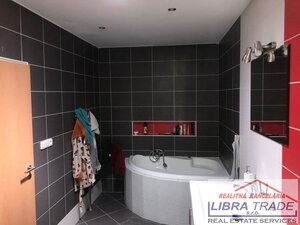 Predaj - 8 izbový rodinný dom pre viacčlennú rodinu vhodný aj pre podnikanie v Komárne — foto 15