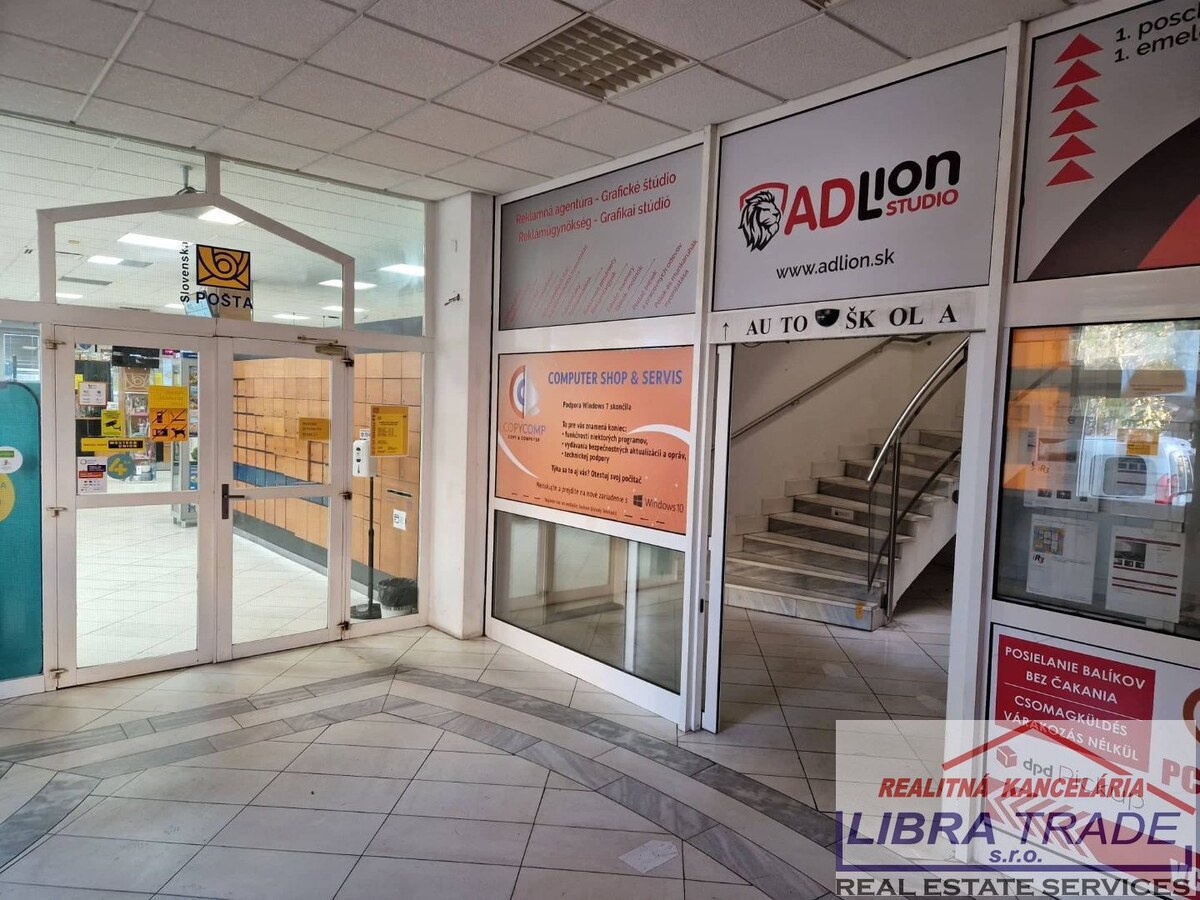 PRENÁJOM - Kancelárske priestory pri pošte v centre Komárna — foto 6