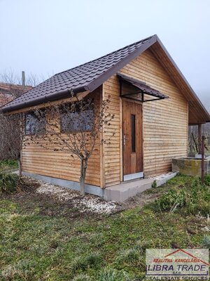 Predáme chatku s elektrinou, pekným pozemkom a viničom. — foto 1
