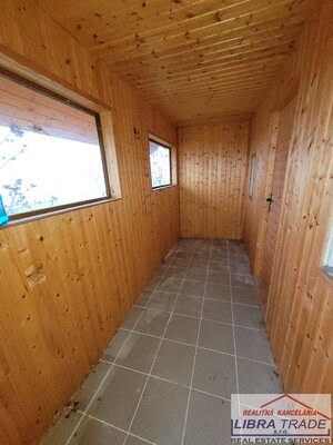 Predáme chatku s elektrinou, pekným pozemkom a viničom. — foto 5