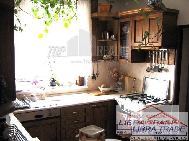 Veľký dvojgeneračný RD pri kúpelnom meste Štúrovo — foto 4
