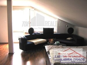 Veľký dvojgeneračný RD pri kúpelnom meste Štúrovo — foto 16
