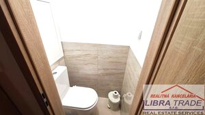 PREDAJ - Kompletne prerobený veľký 3 izbový byt prerobený na 4 izbový byt s 2 balkónmi na Komenského ul. v Komárne  — foto 10