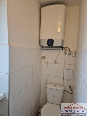 PREDAJ - Kompletne prerobený tehlový 3 izbový byt pôvodne 2 izbový byt v Komárne  — foto 10