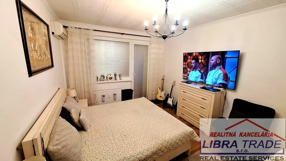 EXKLUZÍVNY PREDAJ - Kompletne prerobený 2 izbový veľký byt s loggiou neďaleko Komárna ZNÍŽENÁ CENA! — foto 14