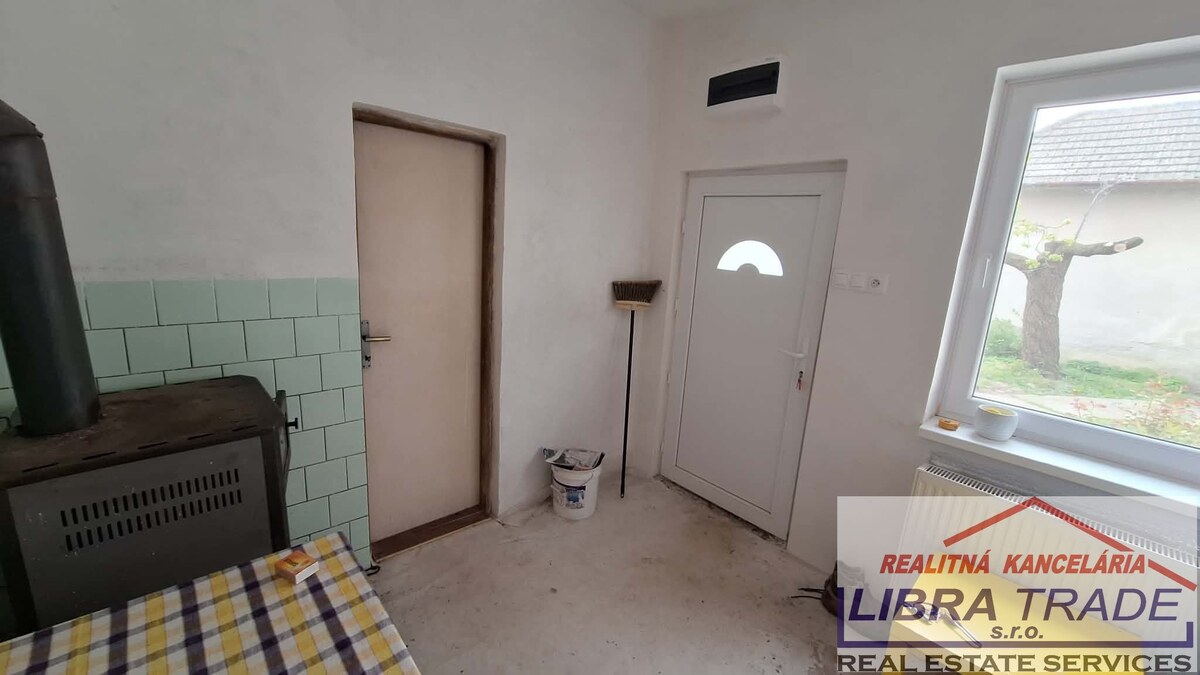 EXKLUZÍVNY PREDAJ - Kompletne prerobený 3 izbový rodinný dom vo Veľkom Ostrove  — foto 20
