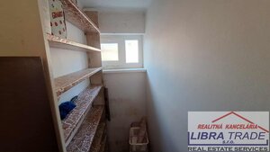 EXKLUZÍVNY PREDAJ - čiastočne prerobený 3 Izbový prízemný rodinný dom v Komárne DOHODA MOŽNÁ! — foto 8