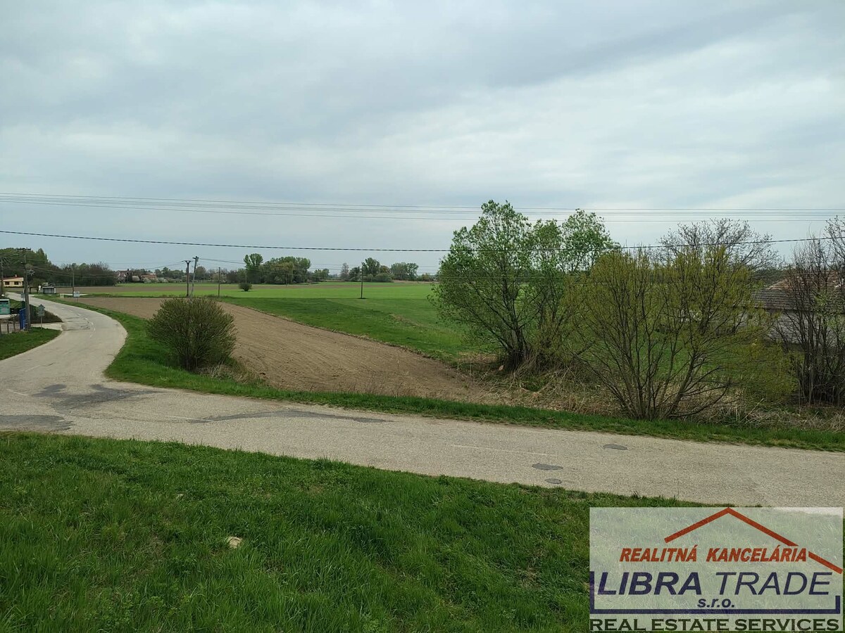 Komárno - Vrbová nad Váhom Na predaj stavebný pozemok o rozlohe: 2841m2 — foto 2