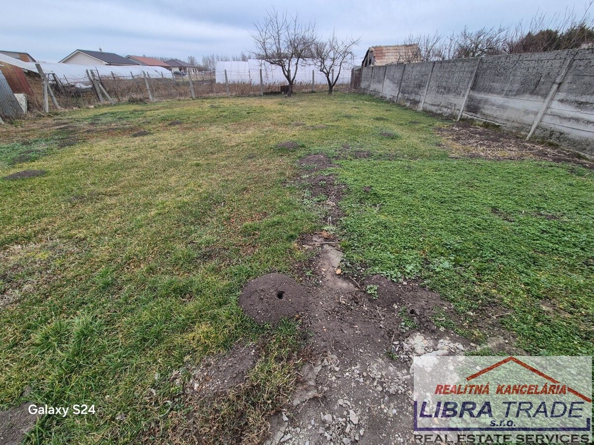 Prenájom  - 3 izb. RD v meste Šurany. — foto 11