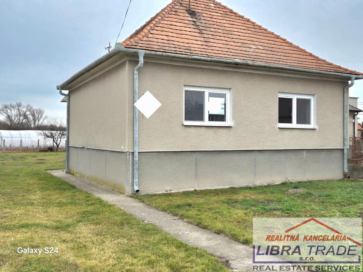 Prenájom  - 3 izb. RD v meste Šurany. — foto 9