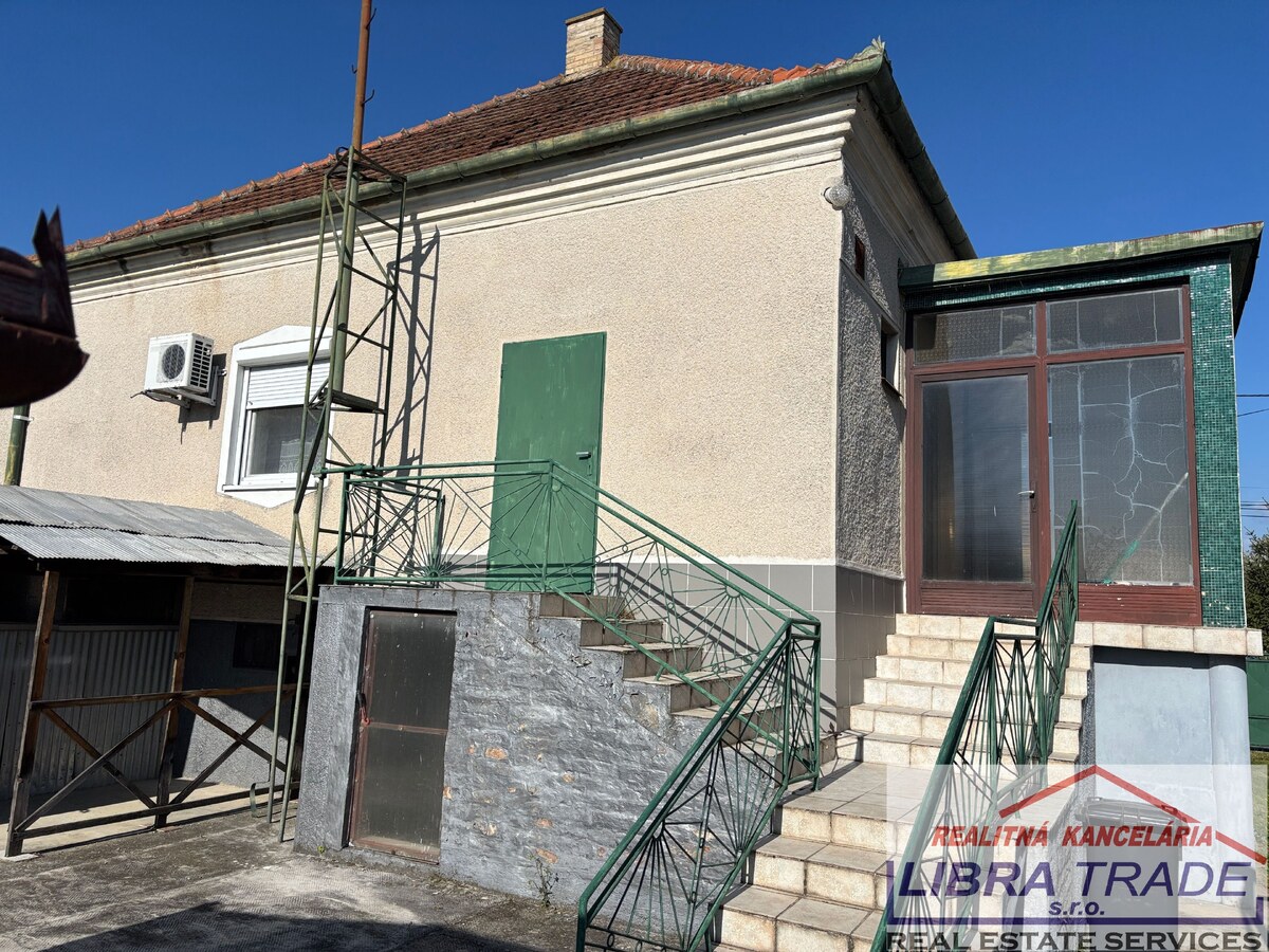 Na predaj rodinný dom v obci Dvory nad Žitavou — foto 3