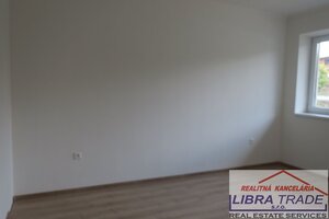 Novostavba na predaj v Dvoroch nad Žitavou. — foto 7