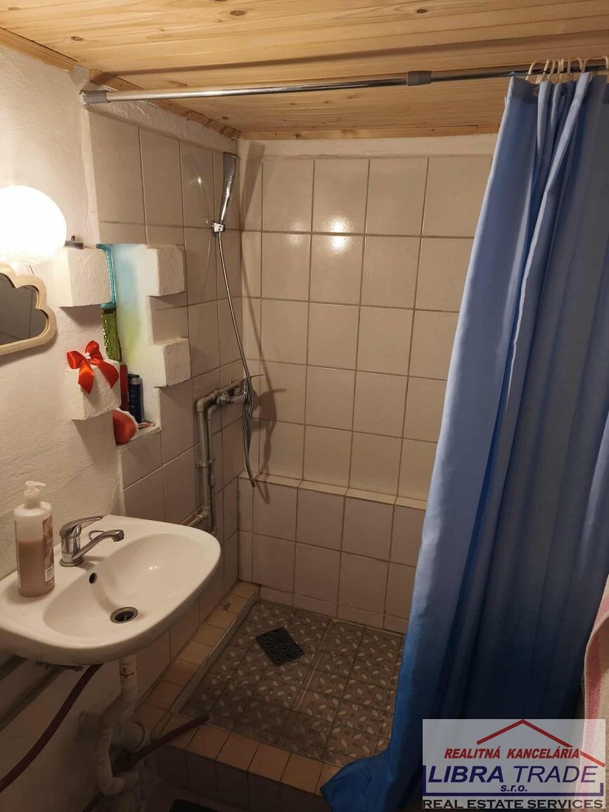 PREDAJ chata s krásnou terasou v chatovej oblasti  Kováčovo - Chľaba pri Štúrove. — foto 21