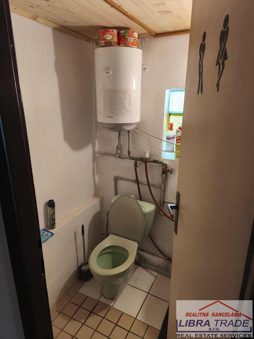 PREDAJ chata s krásnou terasou v chatovej oblasti  Kováčovo - Chľaba pri Štúrove. — foto 23
