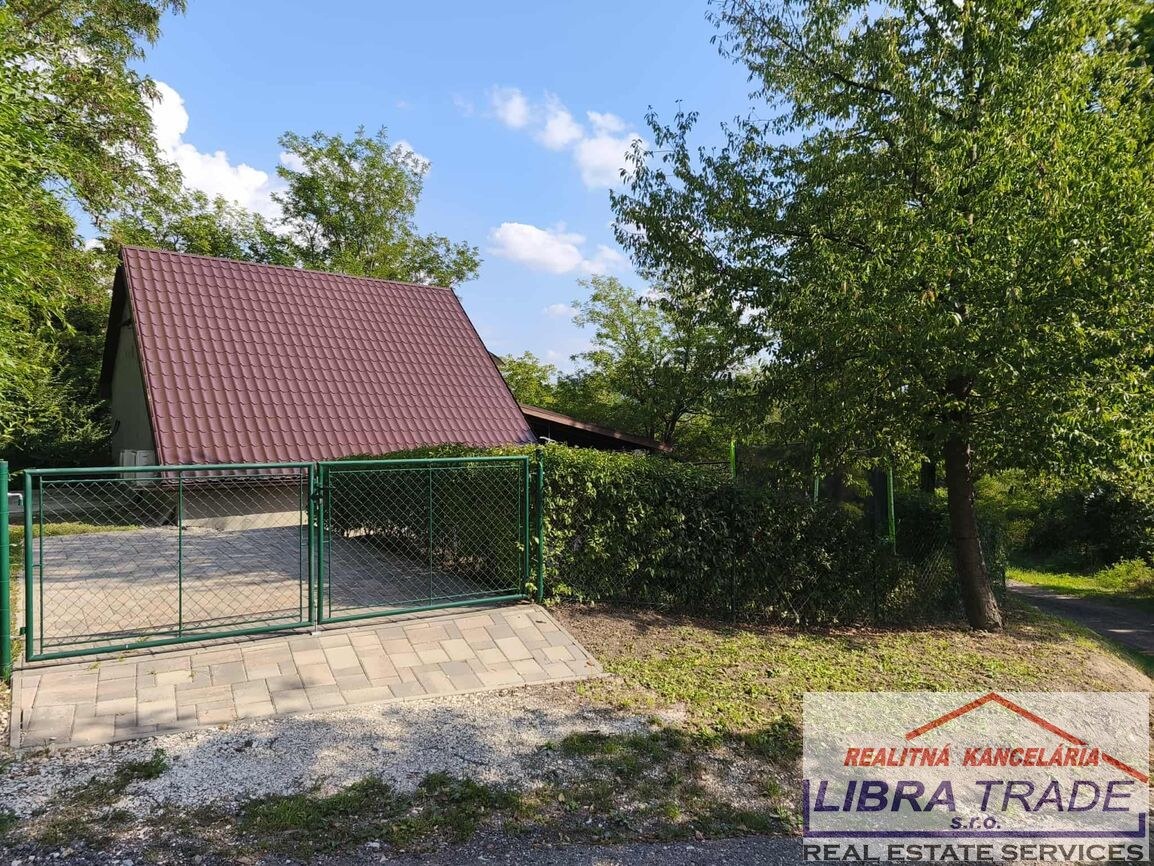 PREDAJ chata s krásnou terasou v chatovej oblasti  Kováčovo - Chľaba pri Štúrove. — foto 10