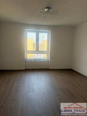 PREDAJ -  Štýlový 3-izbový byt v centre Nové Zámky — foto 2