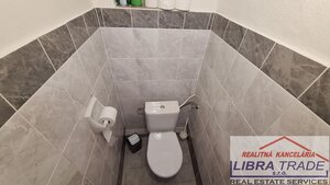 EXKLUZÍVNY PREDAJ - Zariadený kompletne prerobený 5 izbový rodinný dom v Komárne časť Nová Stráž — foto 22