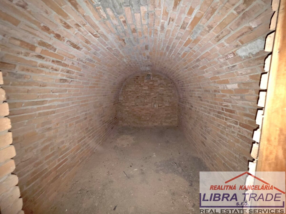 Ponúkame na predaj chatu s pekným pozemkom a krásnym výhľadom pri Štúrove. — foto 6