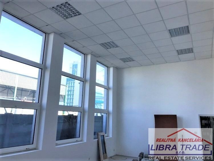 PREDAJ/PRENÁJOM - skladových - výrobných - obchodných logistických priestorov vhodné na skladovanie v Hurbanove — foto 11