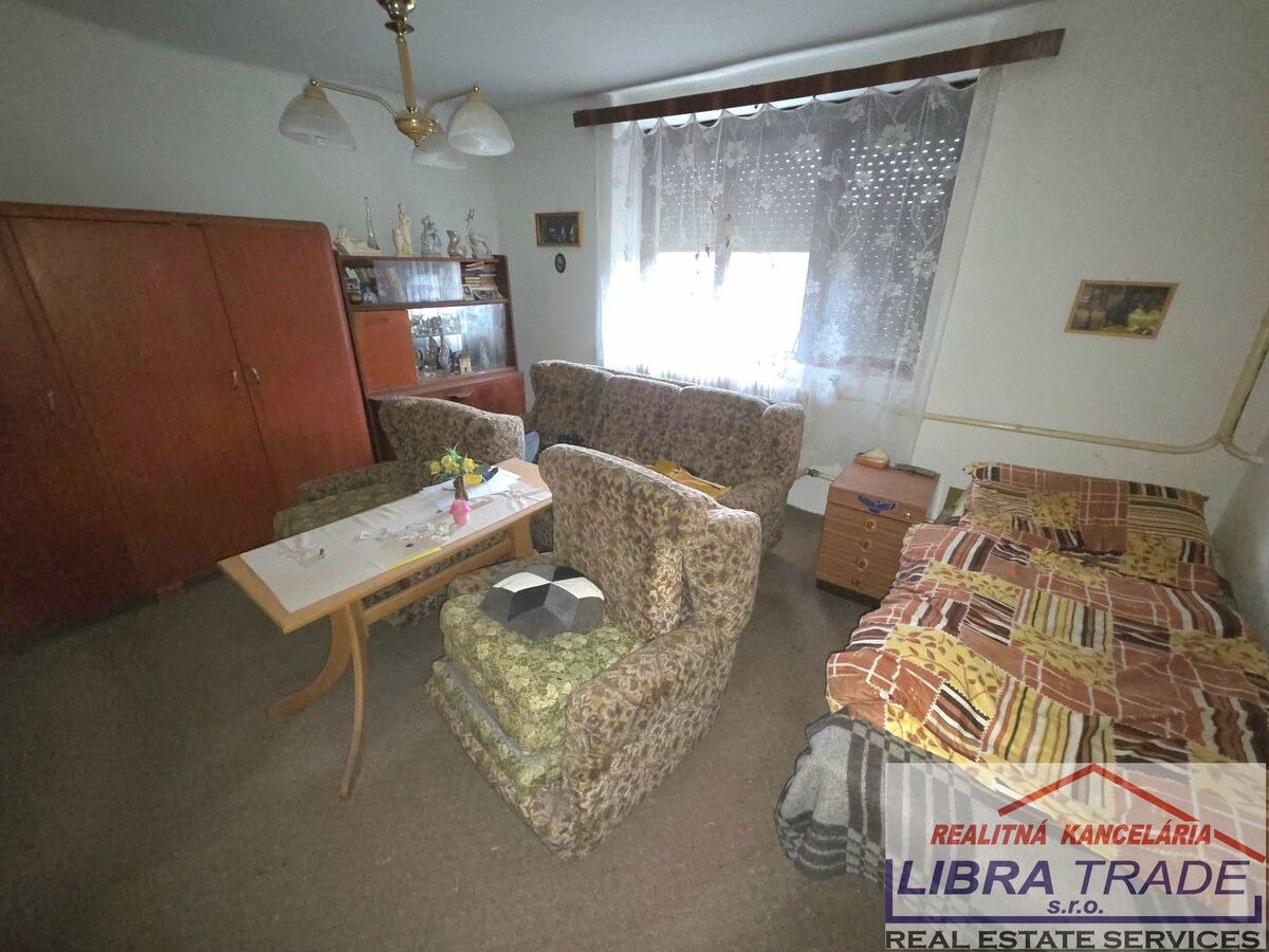 Rodinný dom s krásnym pozemkom v blízkosti mŕtveho ramena Ipľa v obci Pastovce.  — foto 8