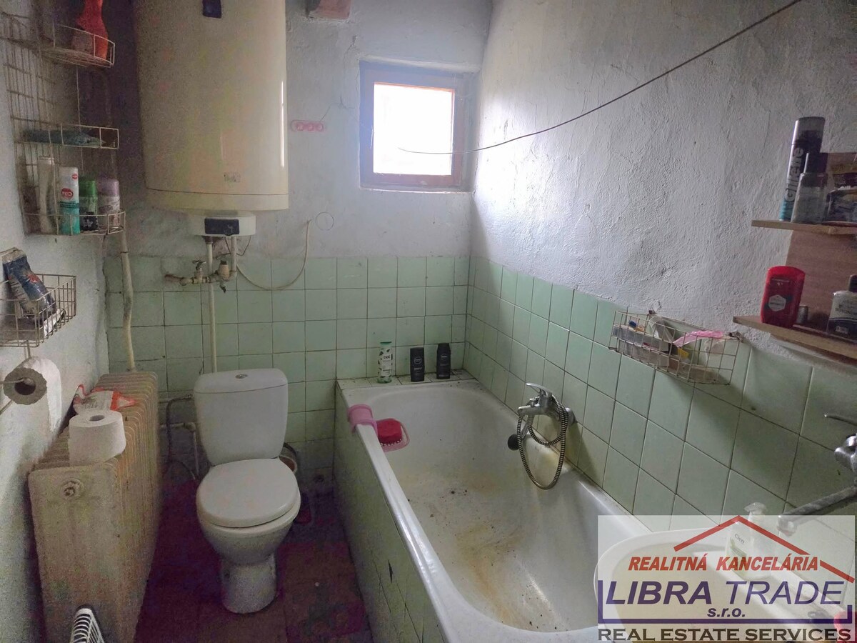 Rodinný dom s krásnym pozemkom v blízkosti mŕtveho ramena Ipľa v obci Pastovce.  — foto 10