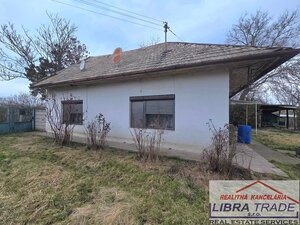 Rodinný dom s krásnym pozemkom v blízkosti mŕtveho ramena Ipľa v obci Pastovce.  — foto 1