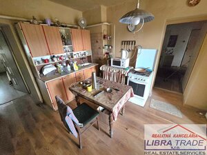 Rodinný dom s krásnym pozemkom v blízkosti mŕtveho ramena Ipľa v obci Pastovce.  — foto 9
