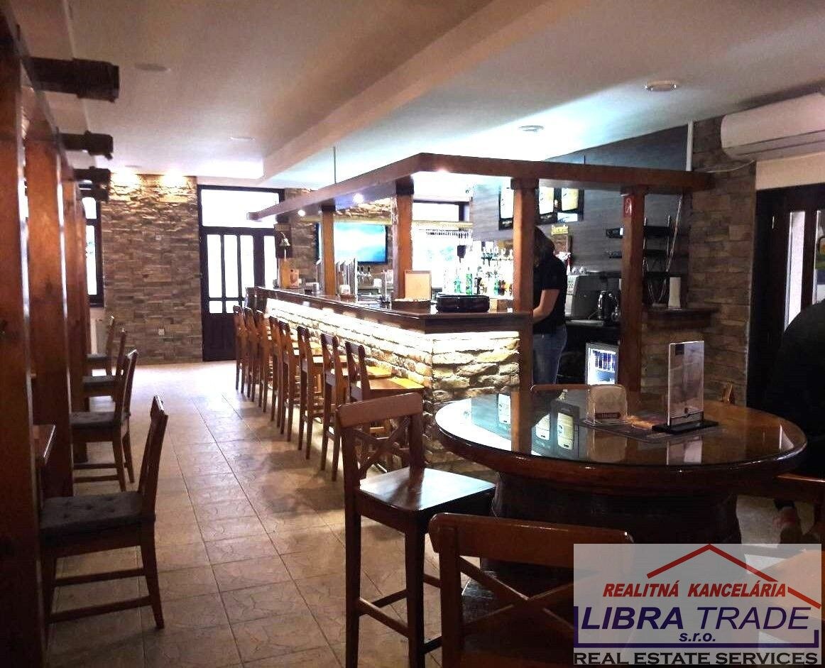 PREDAJ/ VÝMENA - POLYFUNKČNÝ DOM V CENTRE KOMÁRNA - POHOSTINSTVO / PUB, FITNESS CENTRUM, KADERNÍCTVO, MANIKÚRA-PEDIKÚRA, KOZMETIKA, MASÉRSKY SALÓN! — foto 2