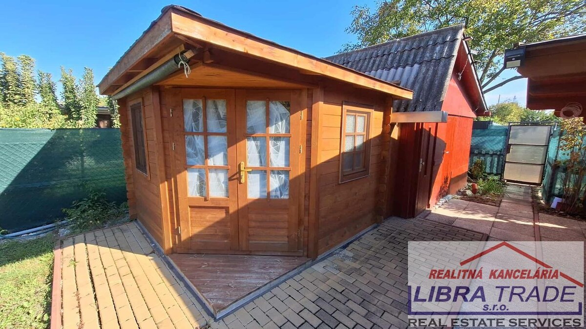 PREDAJ - záhrada s dvomi záhradnými domčekmi v Komárne  — foto 3