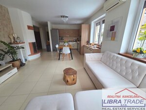 Exkluzívny rodinný dom  na predaj v Nových Zámkoch. — foto 7