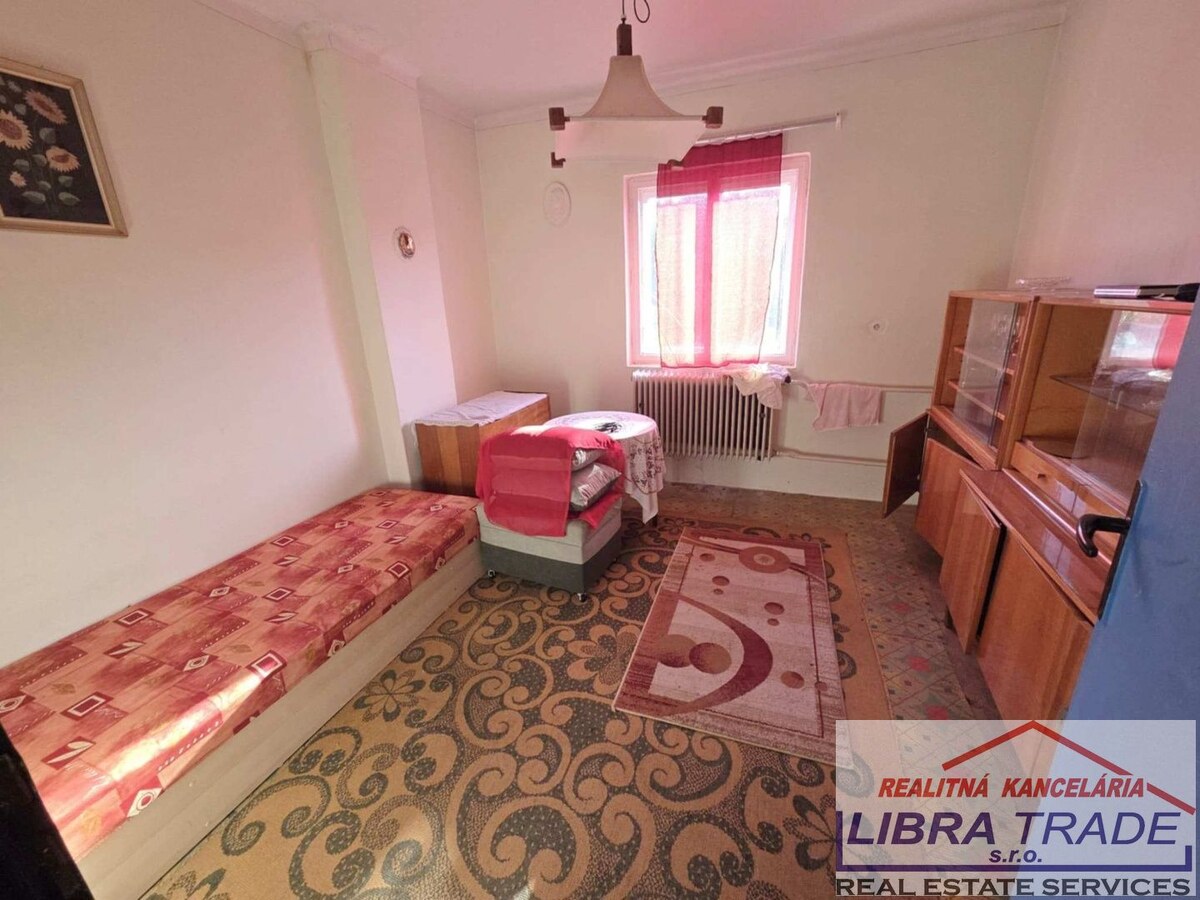 PREDAJ poschodový rodinný dom v obci Pastovce s pekným pozemkom. ODPORÚČAME. — foto 6